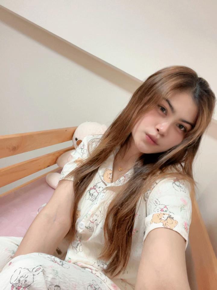 @AMI AGHATA🇭🇰
