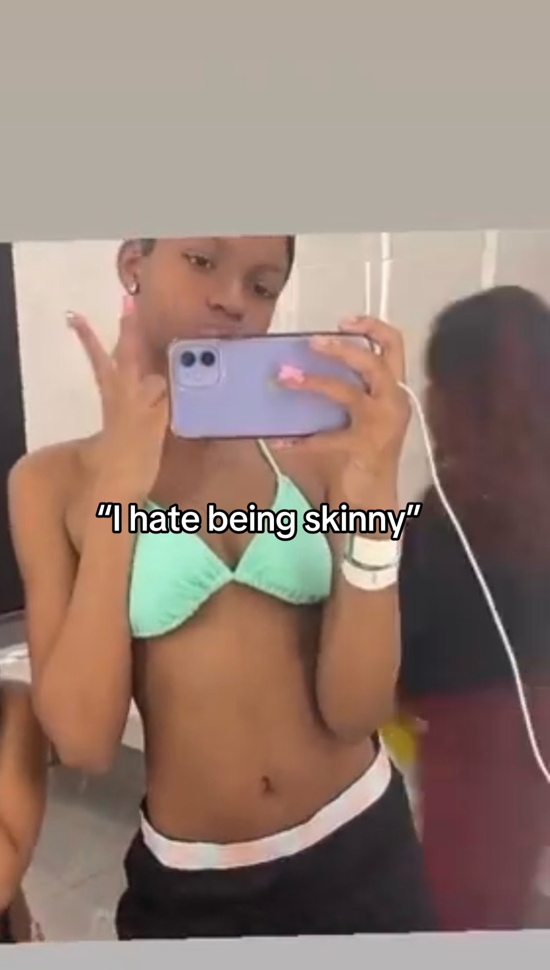 @niyaahmonaee