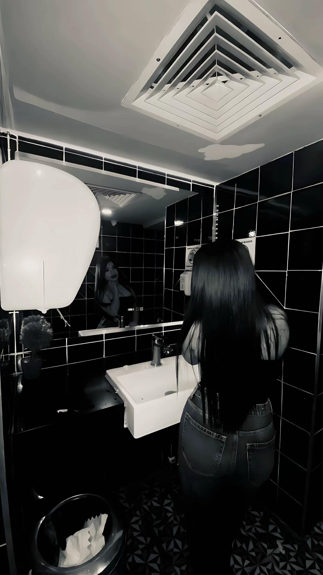 @𝒱𝒾𝓋&iacute;