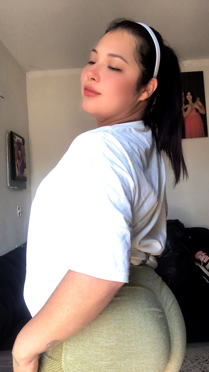 @Abigail Flores648