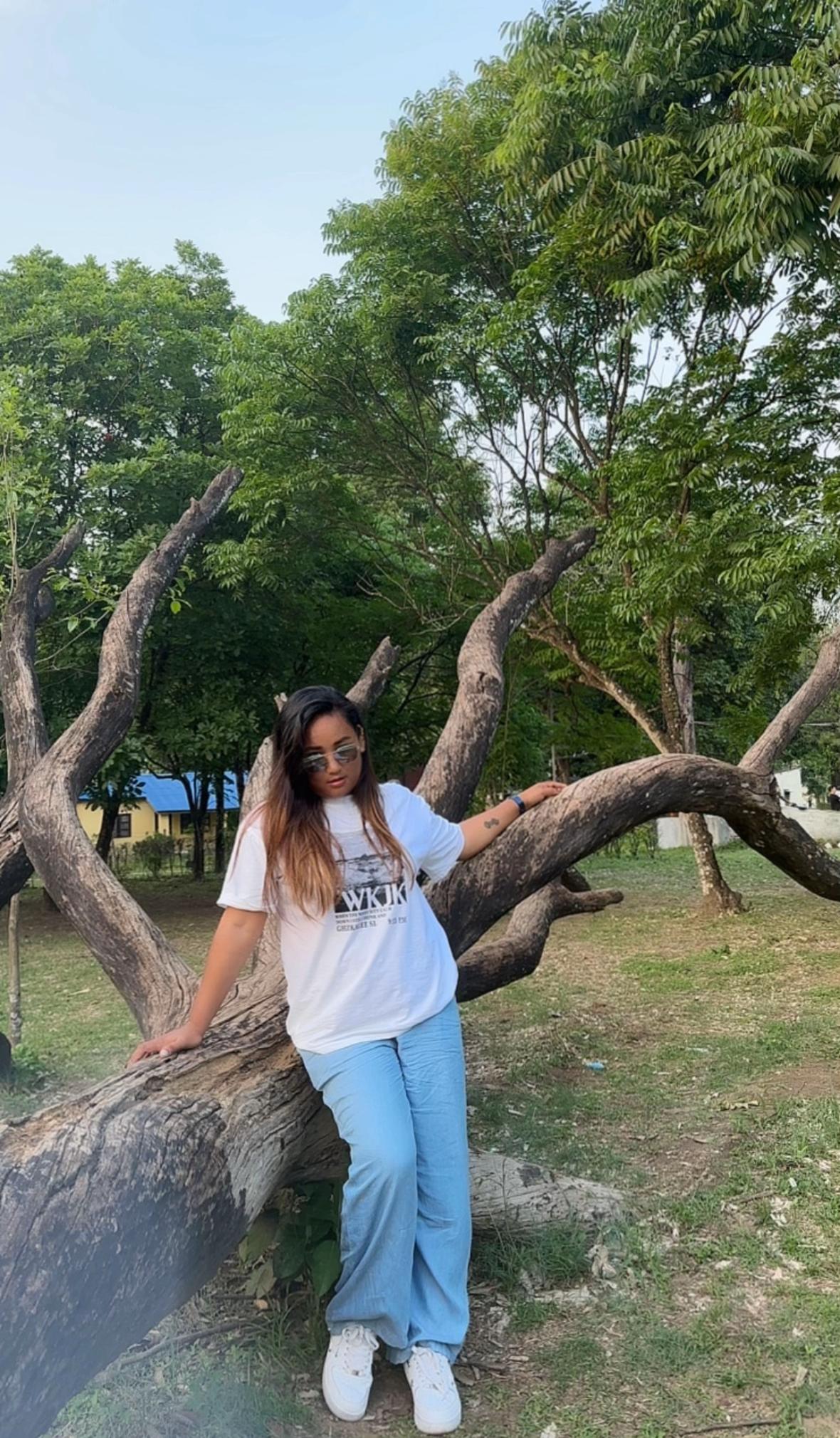 @रिना घलान