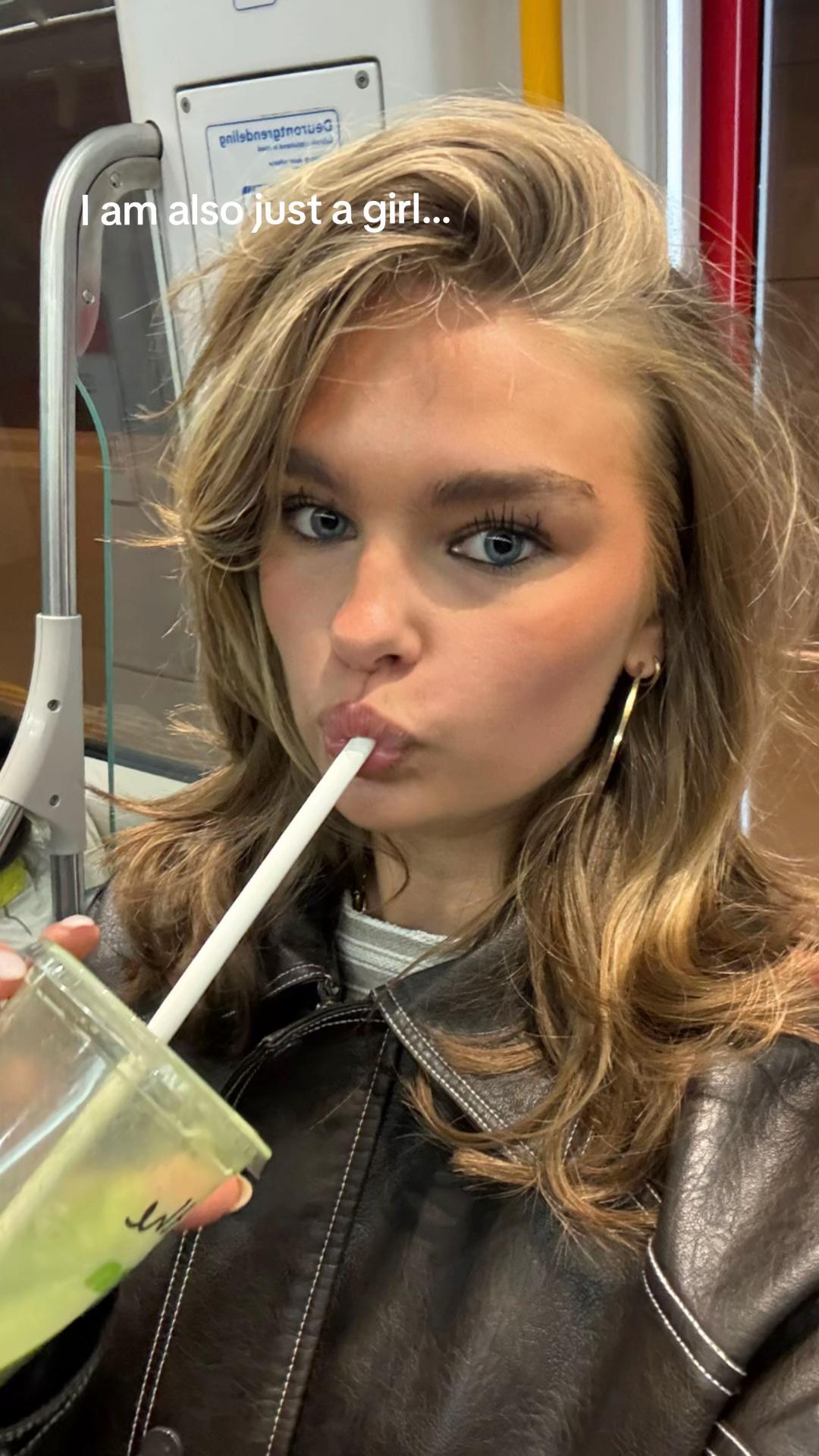 @𝐑𝐨𝐧𝐣𝐚 𝐱