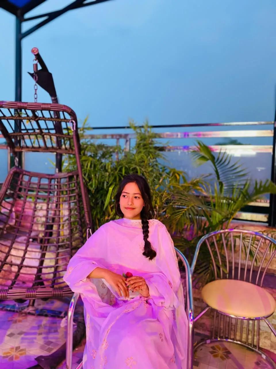 @𝐄𝐫𝐚 𝐂𝐡𝐞𝐫𝐫𝐲🍒