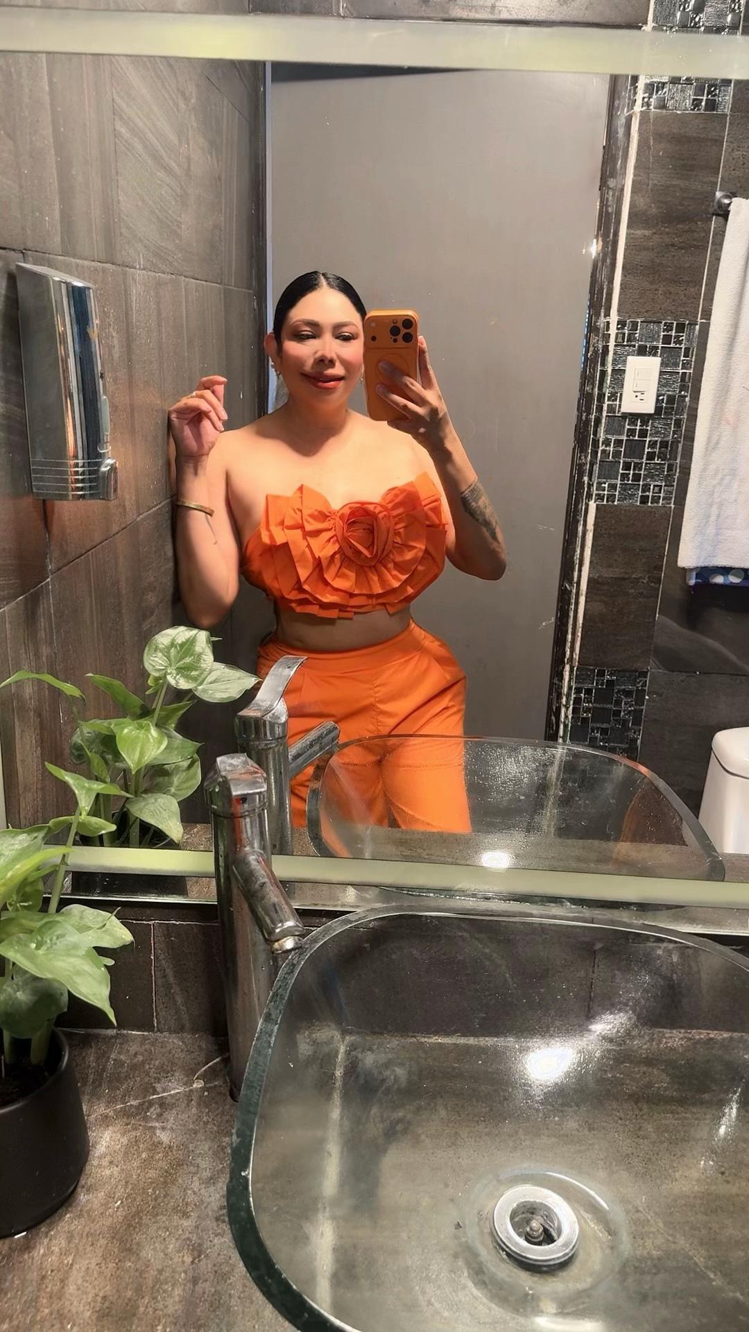 @vivianadeshell