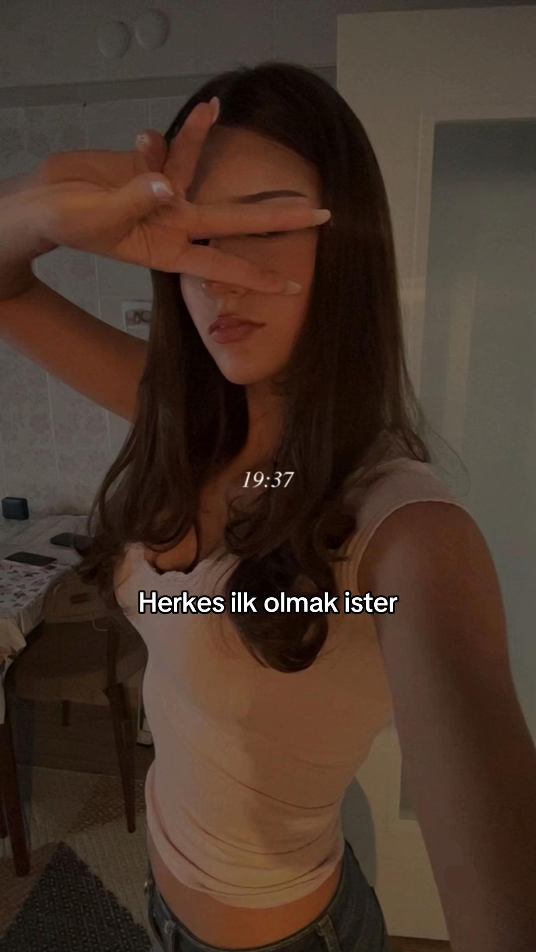 @𝓬𝓱𝓮𝓻𝓻𝔂 𝓬𝓸𝓵𝓪