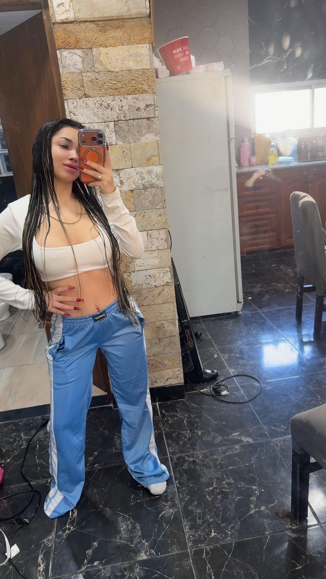 @Micaela