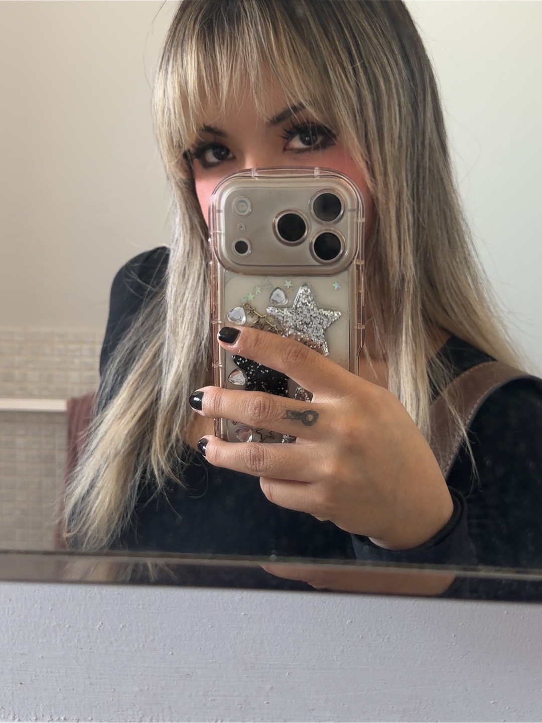 @𝒶𝓇𝒶𝓍𝒾𝑒