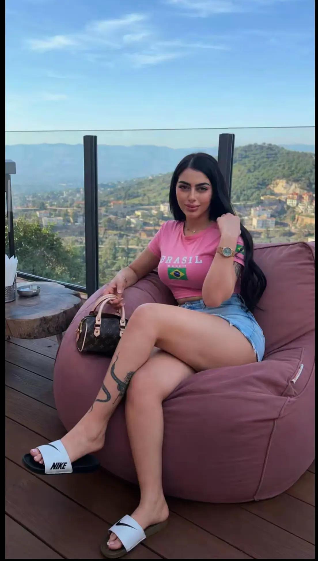 @بنت الحاج🤑👑
