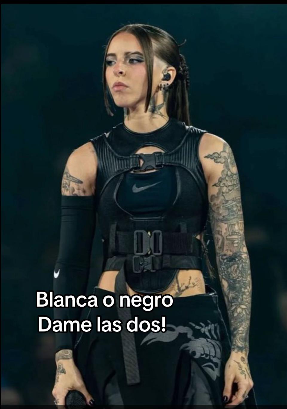 @María