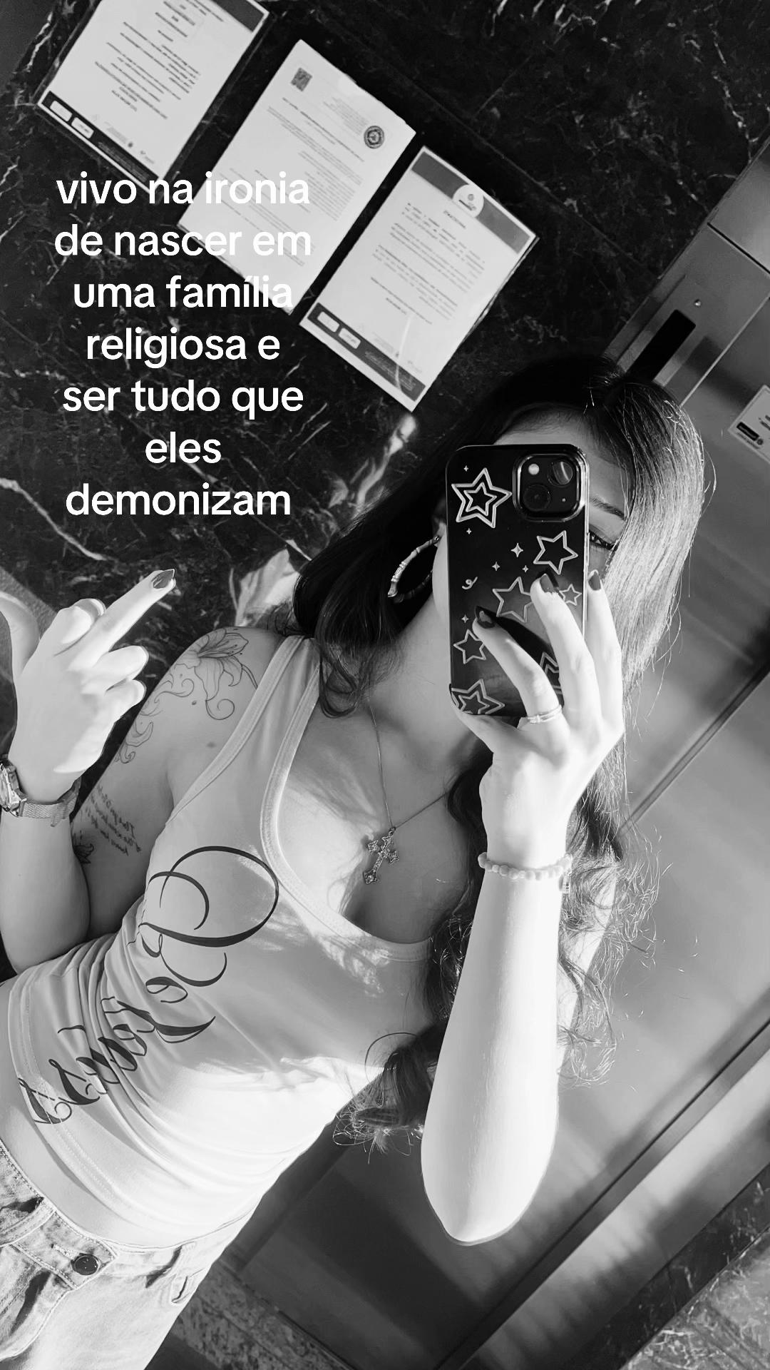 @letícia ✮⋆˙