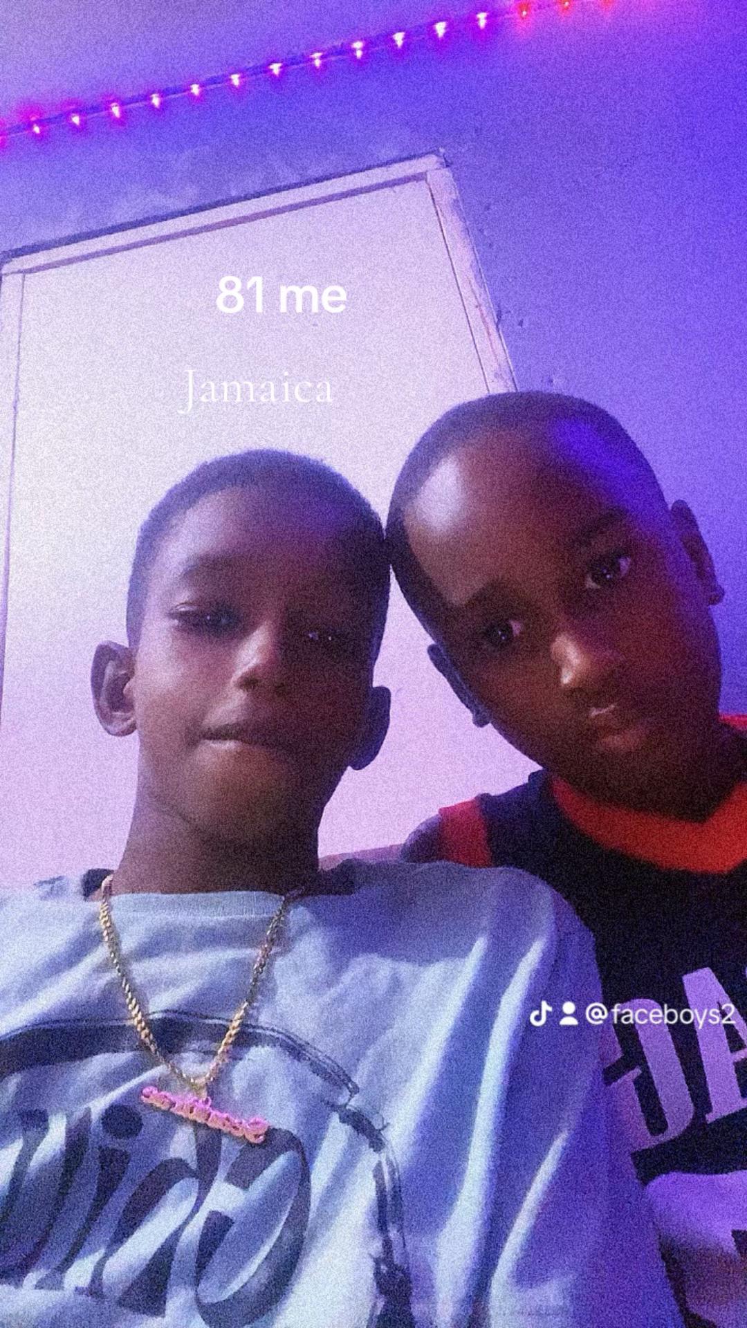 @Faceboys