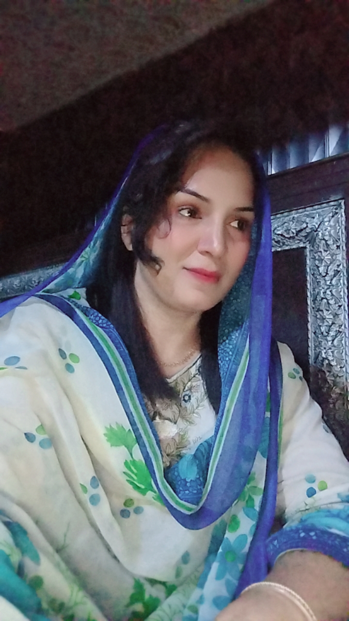 @Meerab ki mama