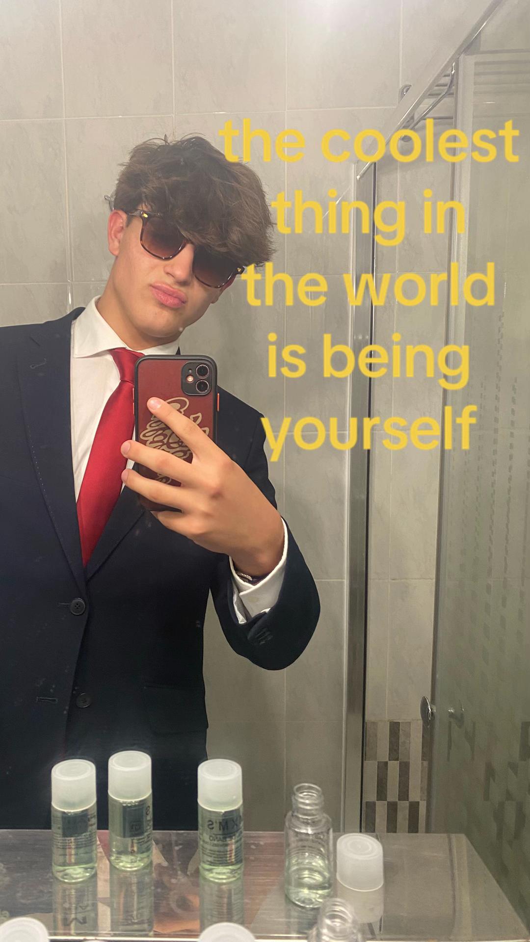 @maneeel
