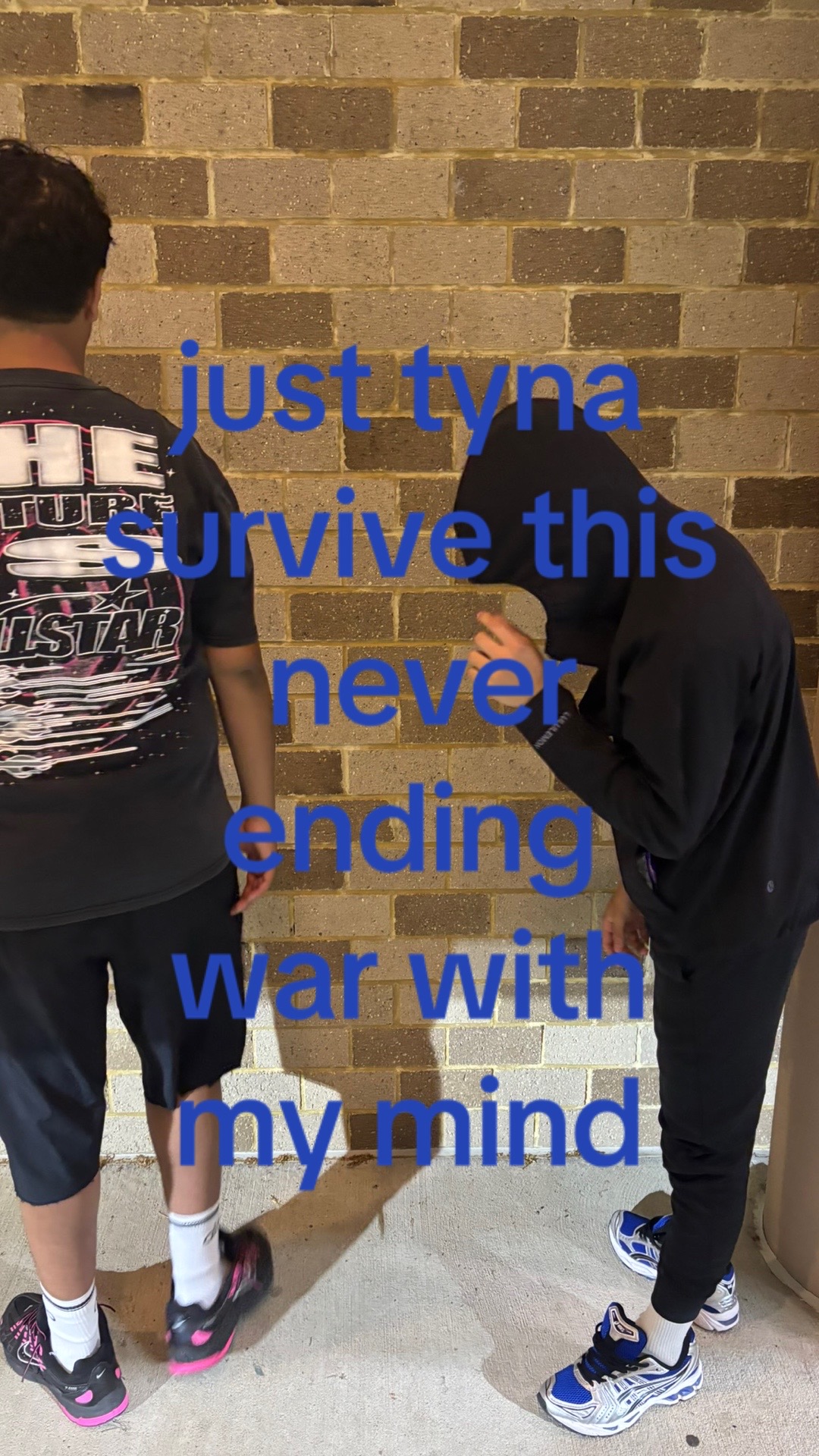 @⃟