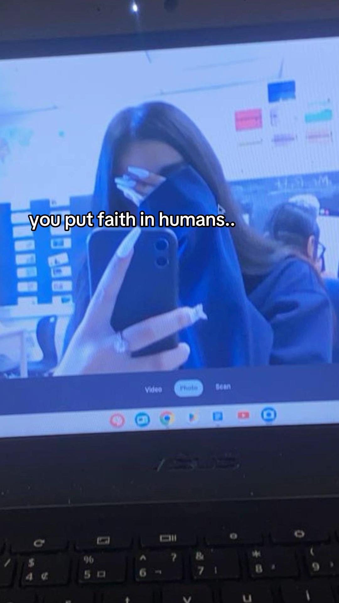 @Naaz🪯