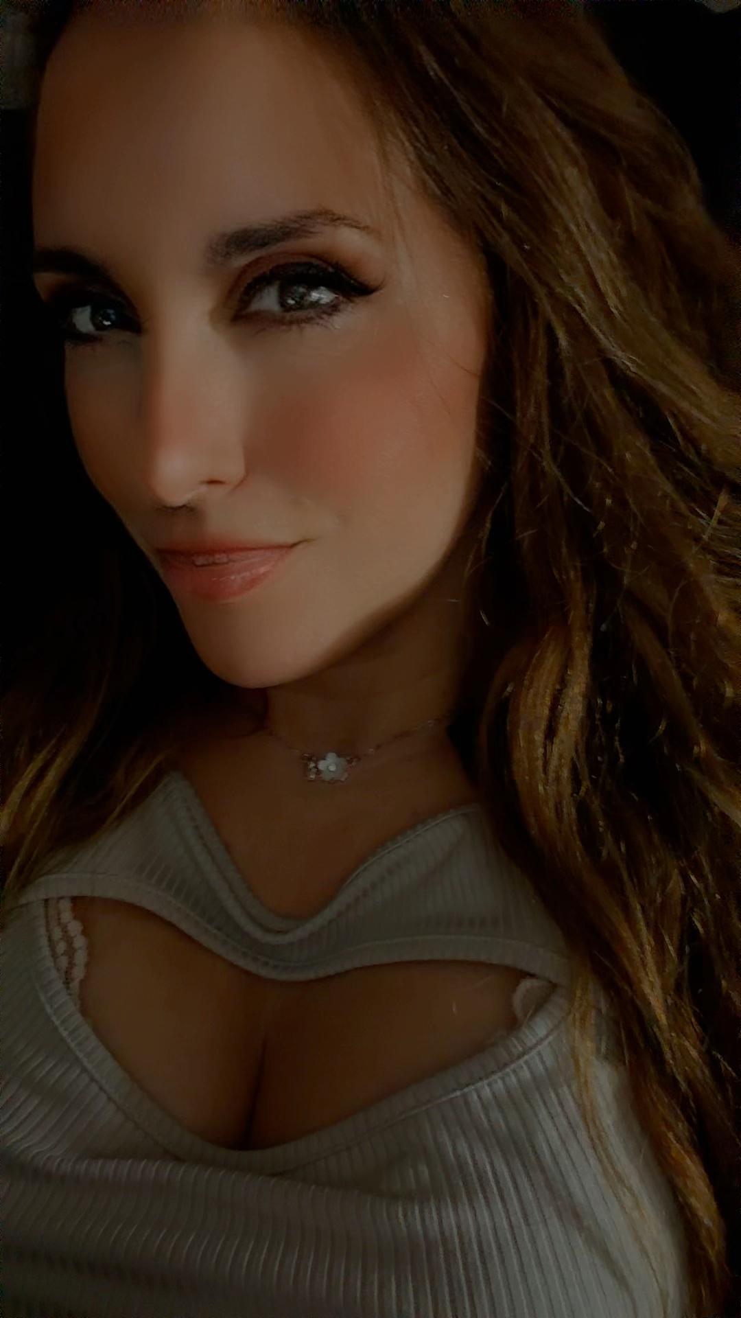 @Alejandra Victoria L T