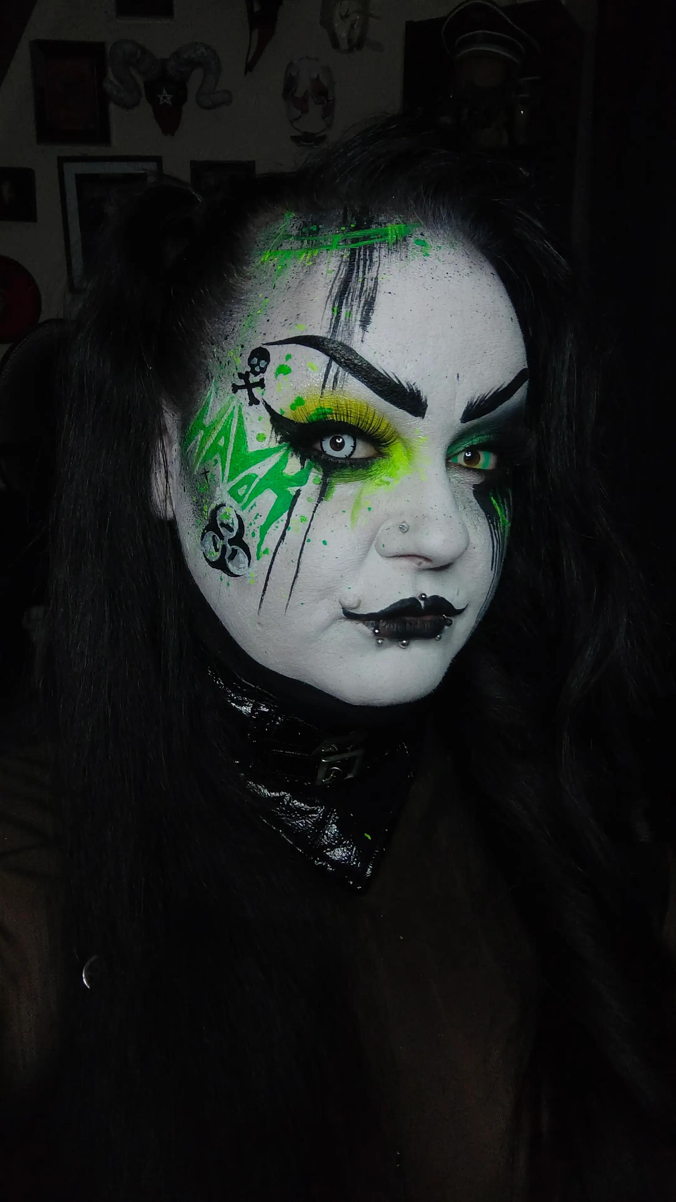 @Michaela_Shadow