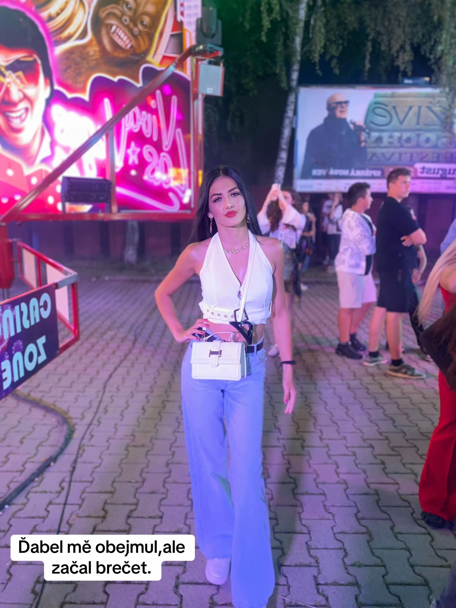 @V A N Y💋