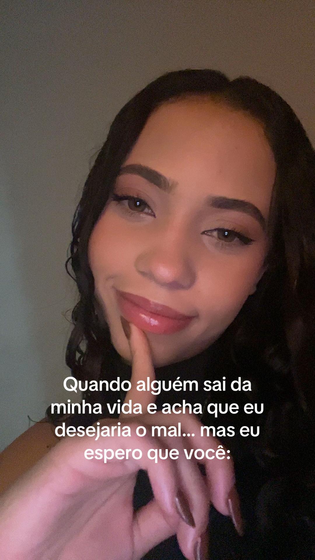 @Emy_