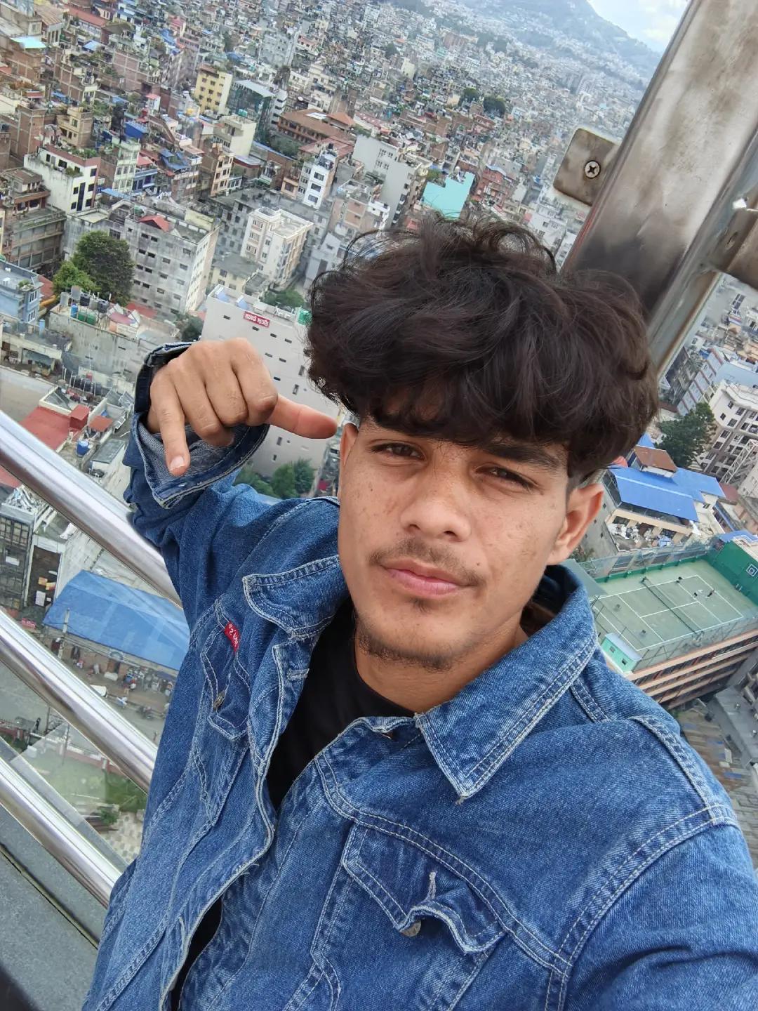 @Ãl éx bisty