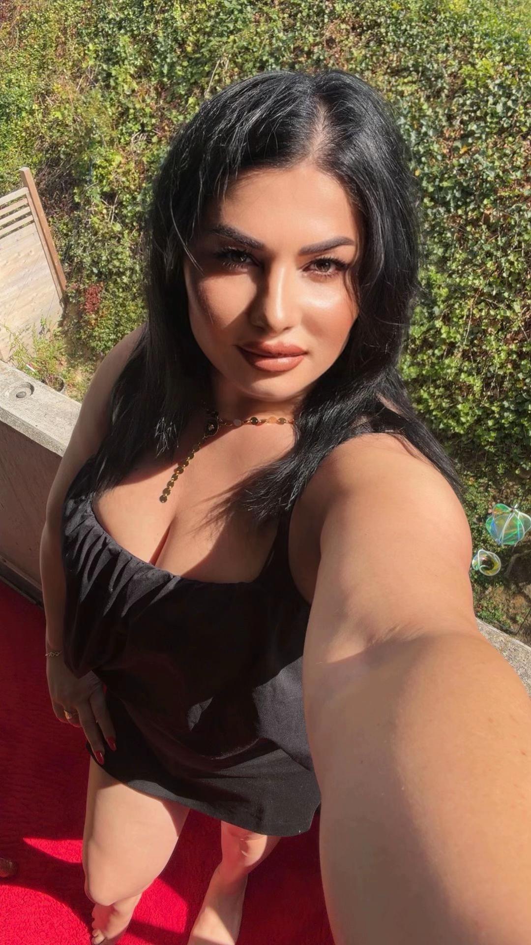 @Manuela Elena