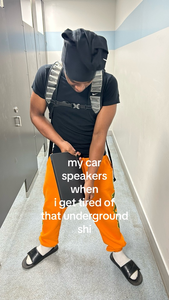 @️