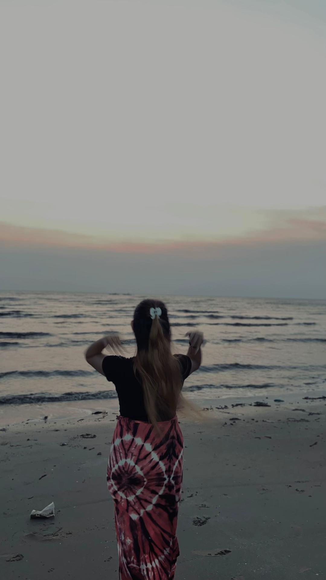 @TiaAR