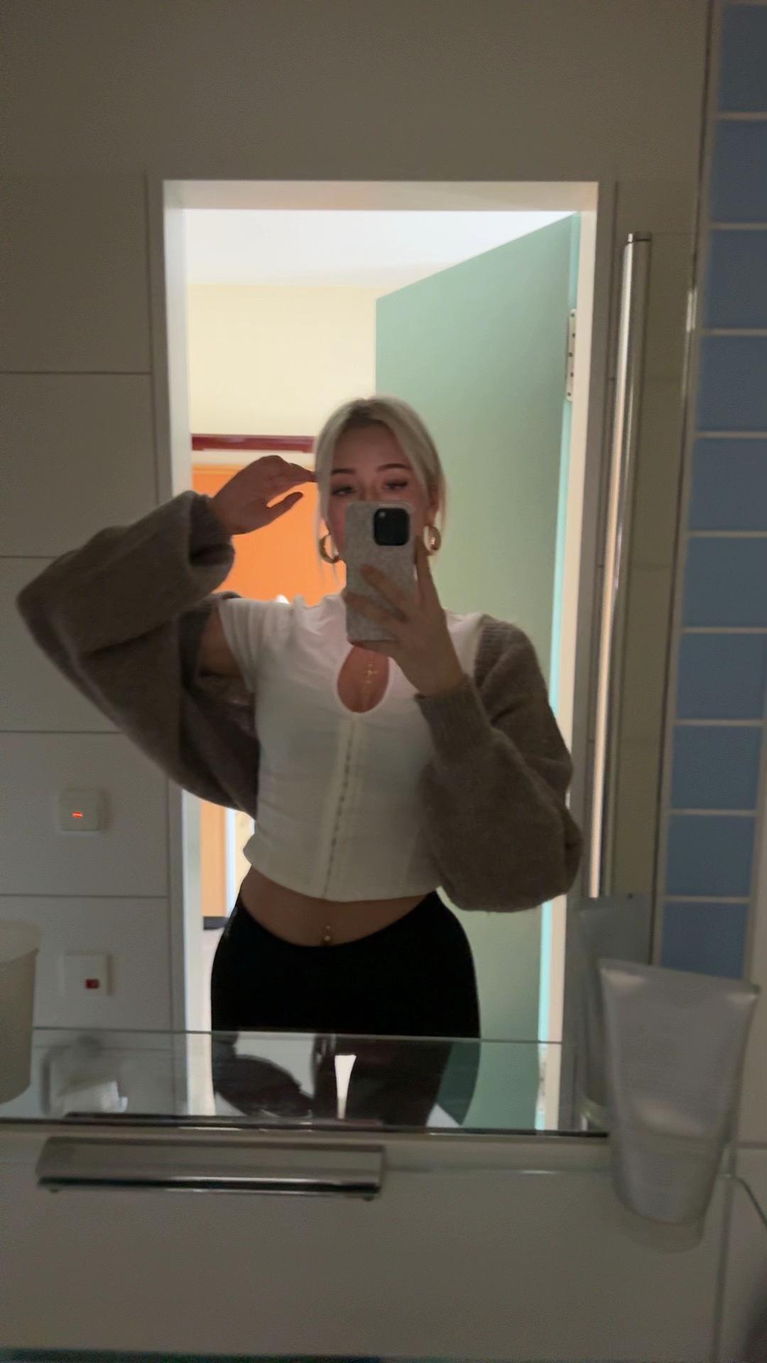 @lena