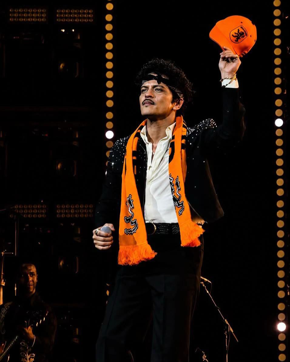@Mars Hooligan Family