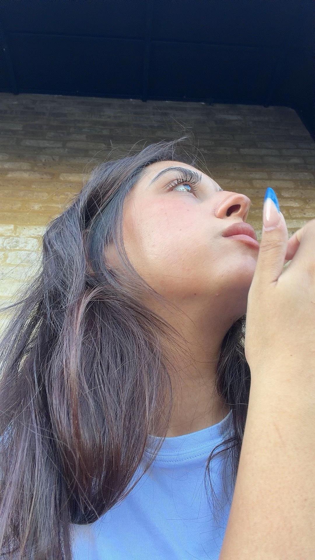 @justgabriela