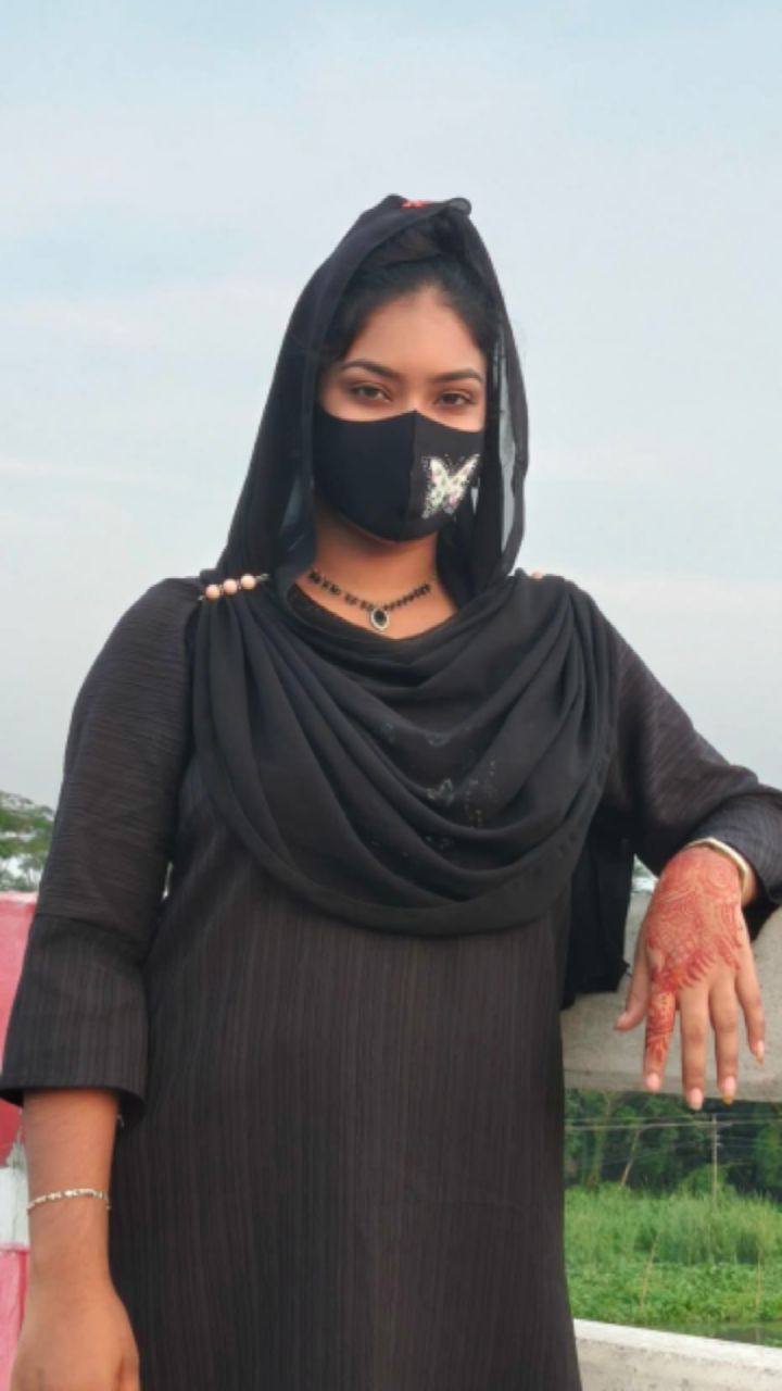 @ভালোবাসার লাল গোলাপ 🌹🌹