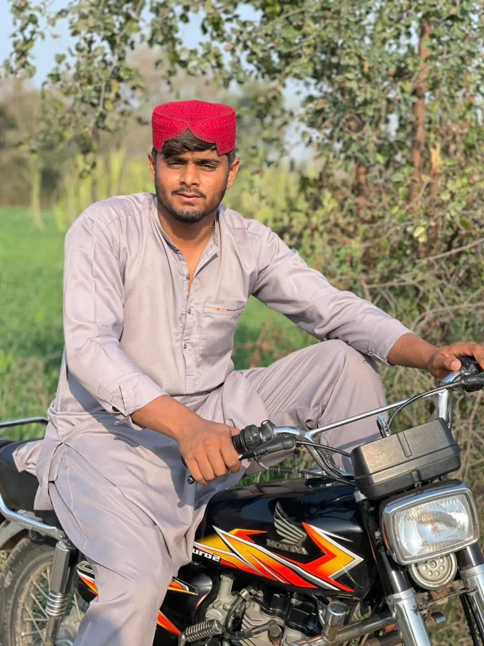 @زینی رکنانہ🥂🖤