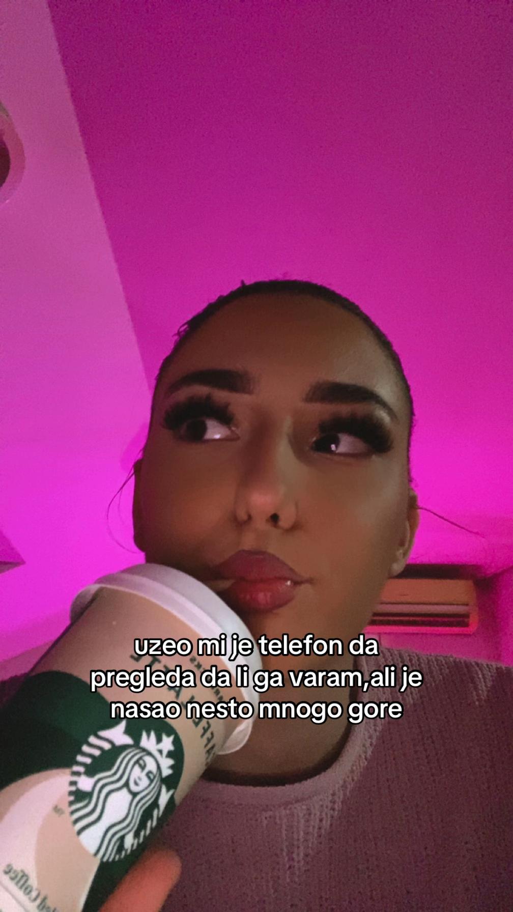 @ella🦋