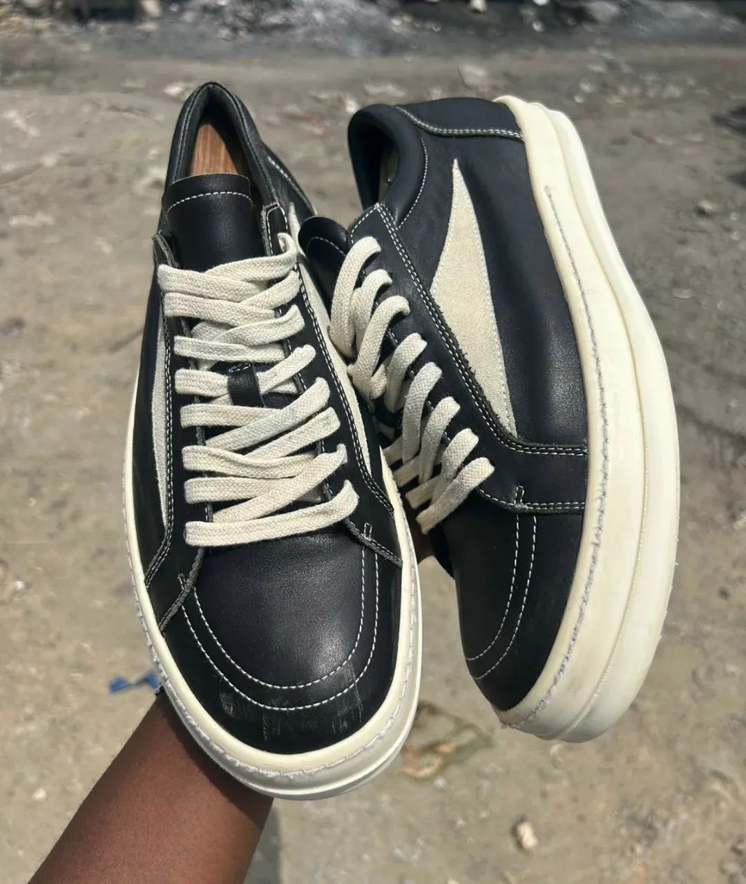 @jarulygotsneakers
