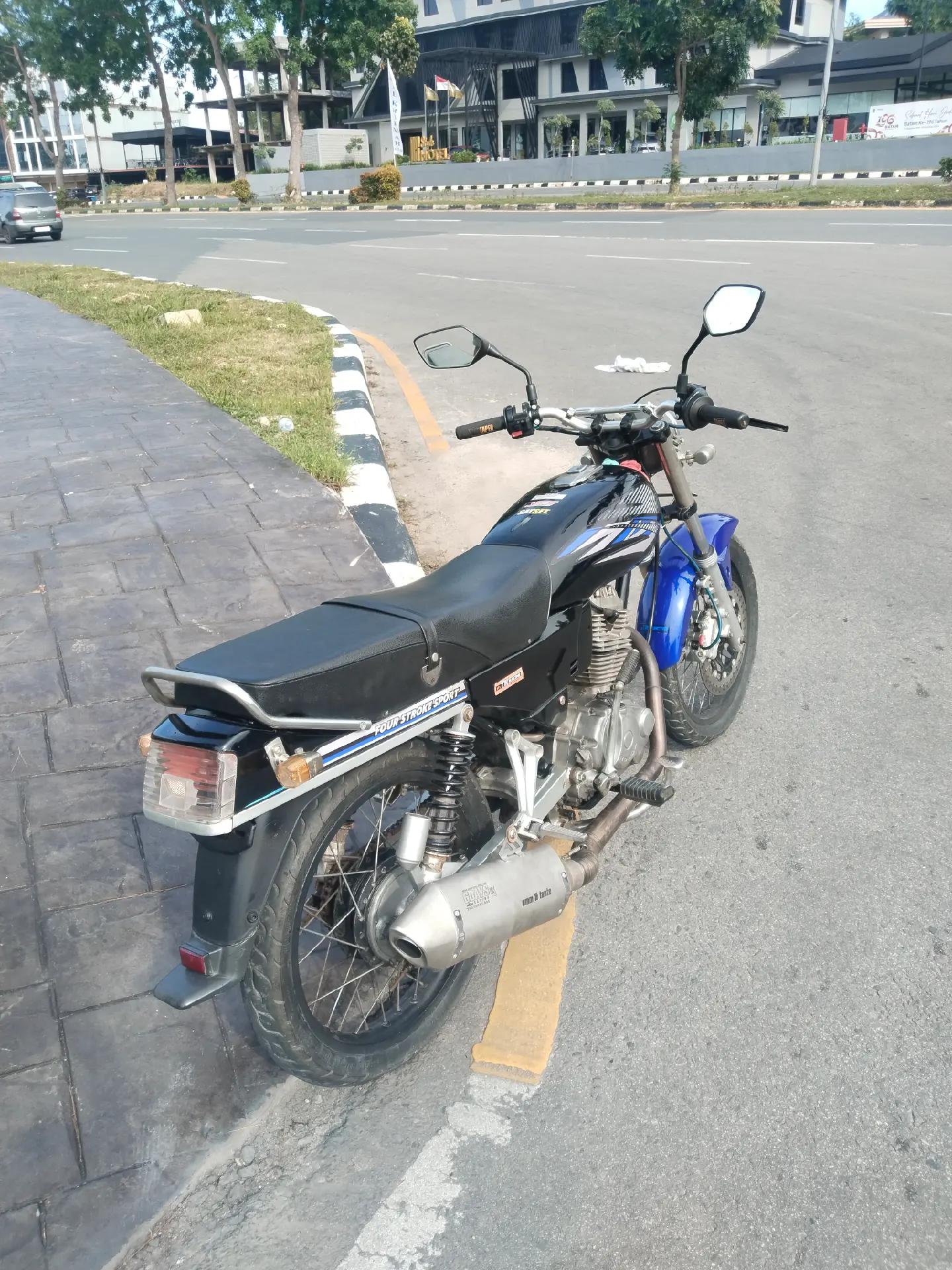 @m. zaaqy