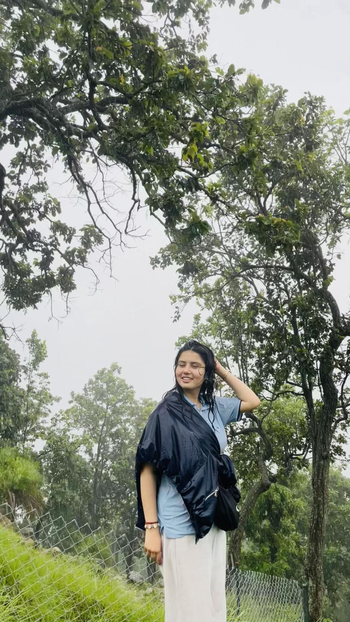 @अनु देउवा