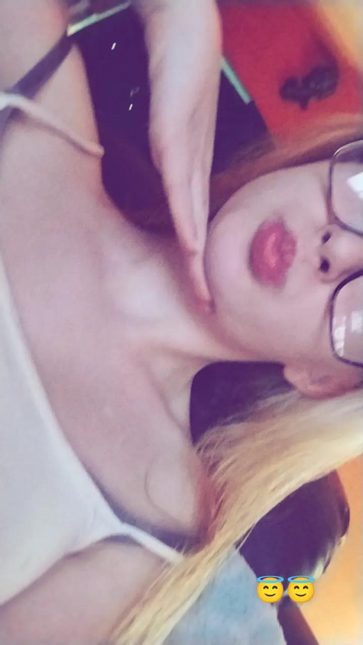 @Klohiej/C0C0 ur fav person✌️💕