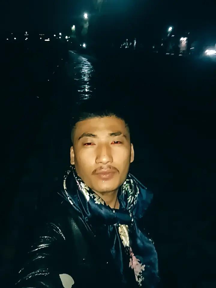 @Sarkar Simson Hood