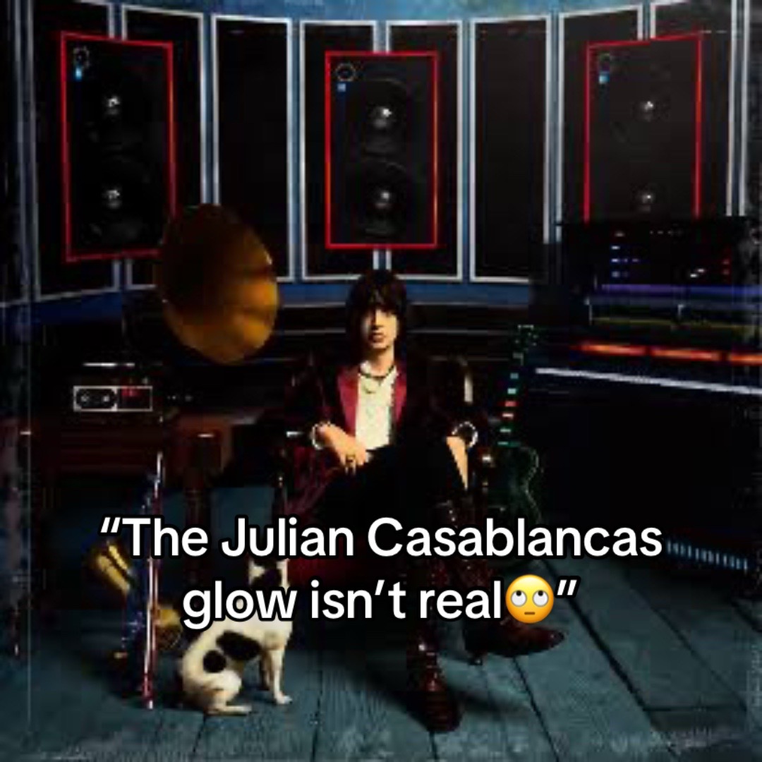 @Julian Casablancas is hot 🥹✌️