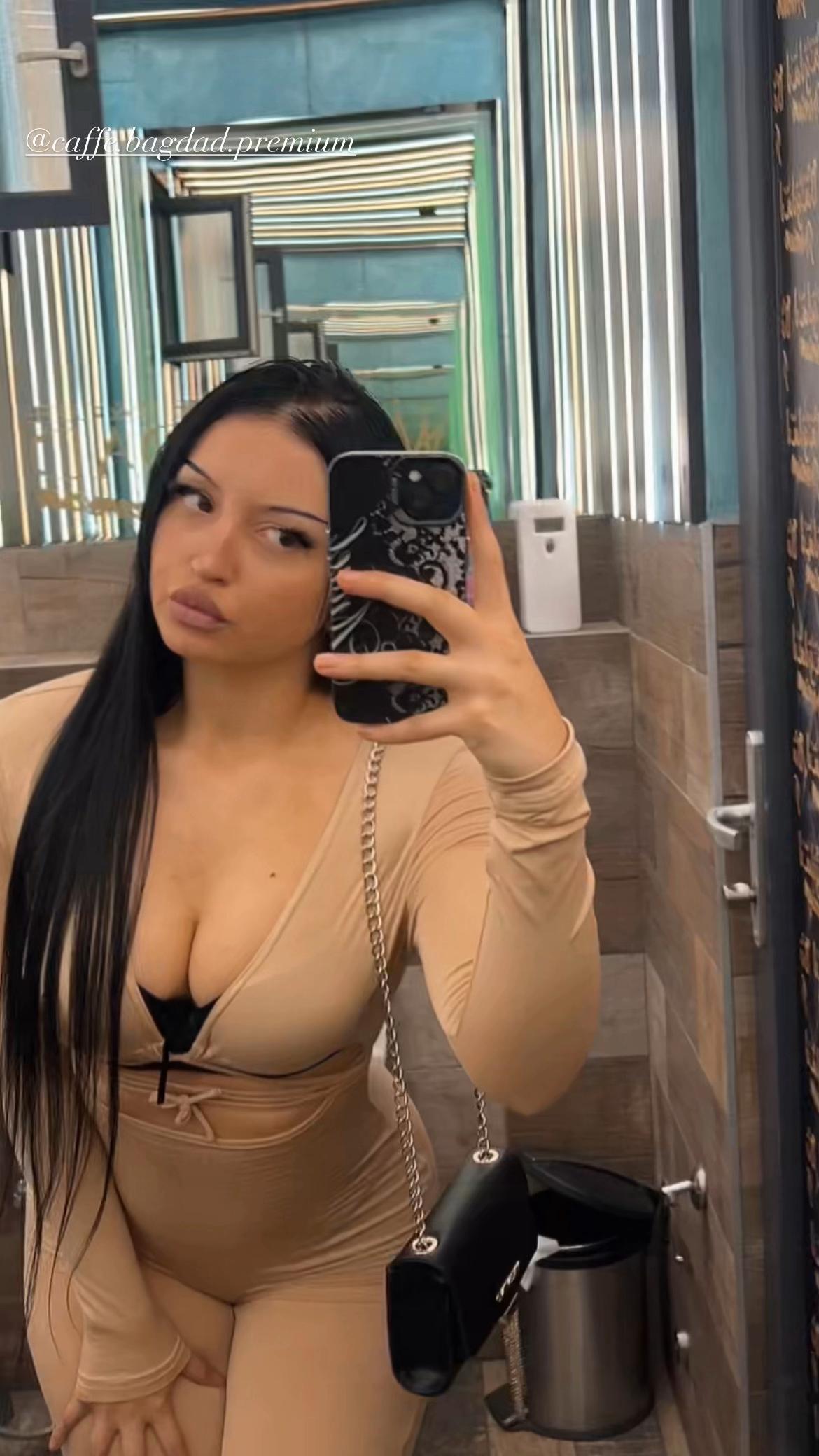 @𝒜𝓃𝓉𝑒𝒶