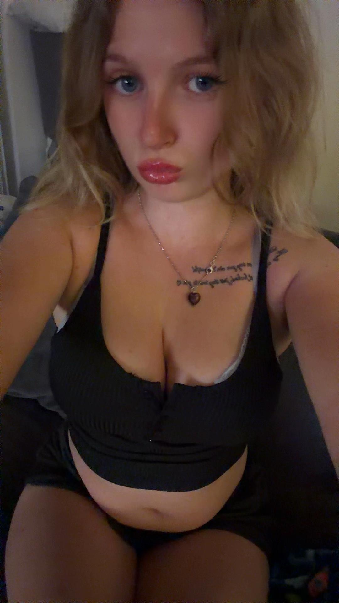 @tinytaraxo
