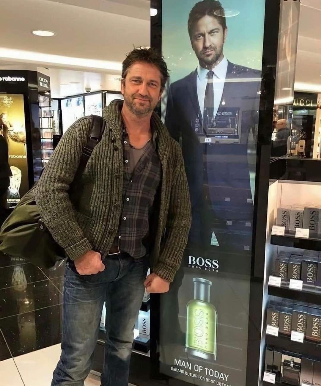 @Gerard butler private account✅