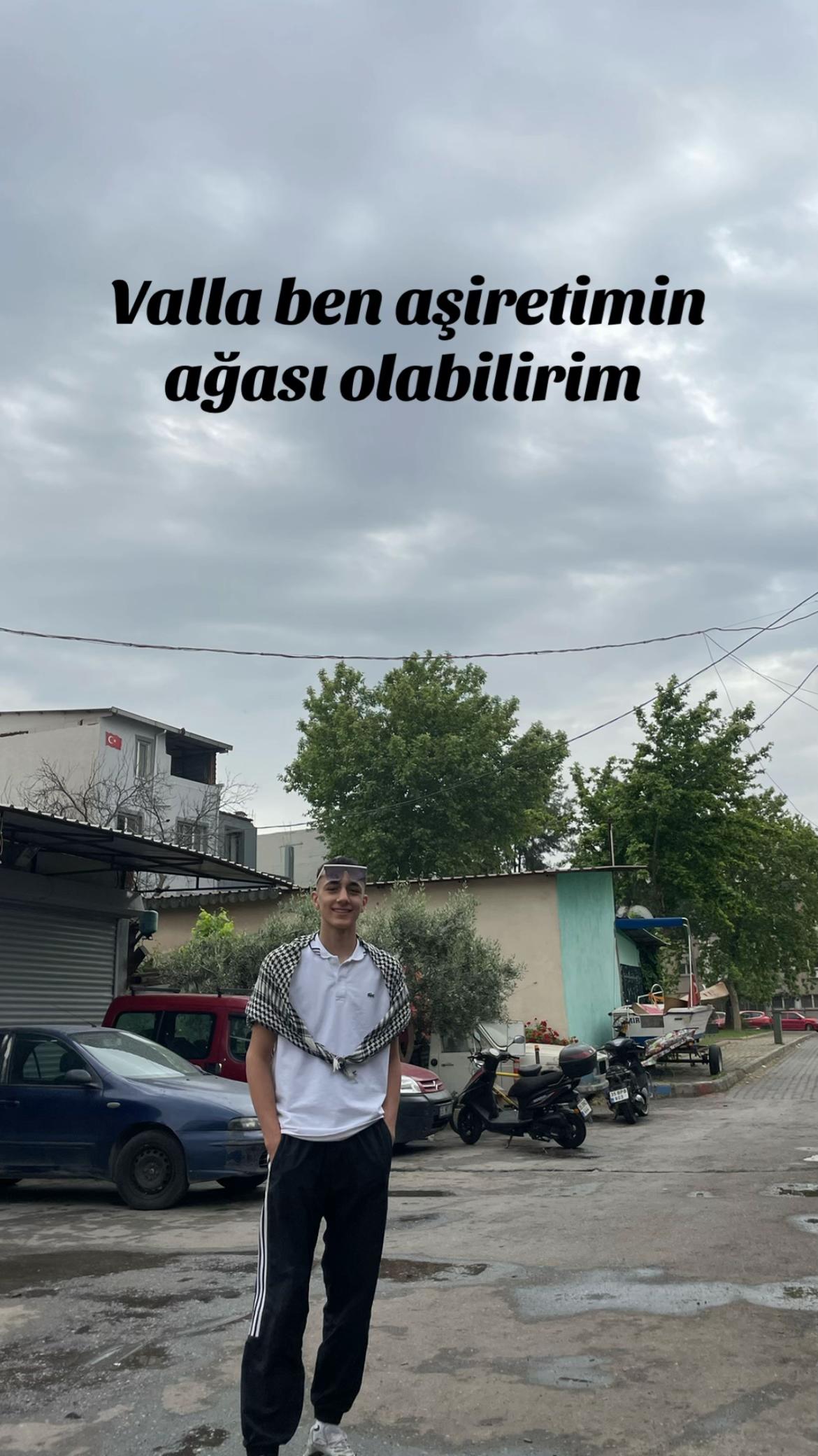 @😁