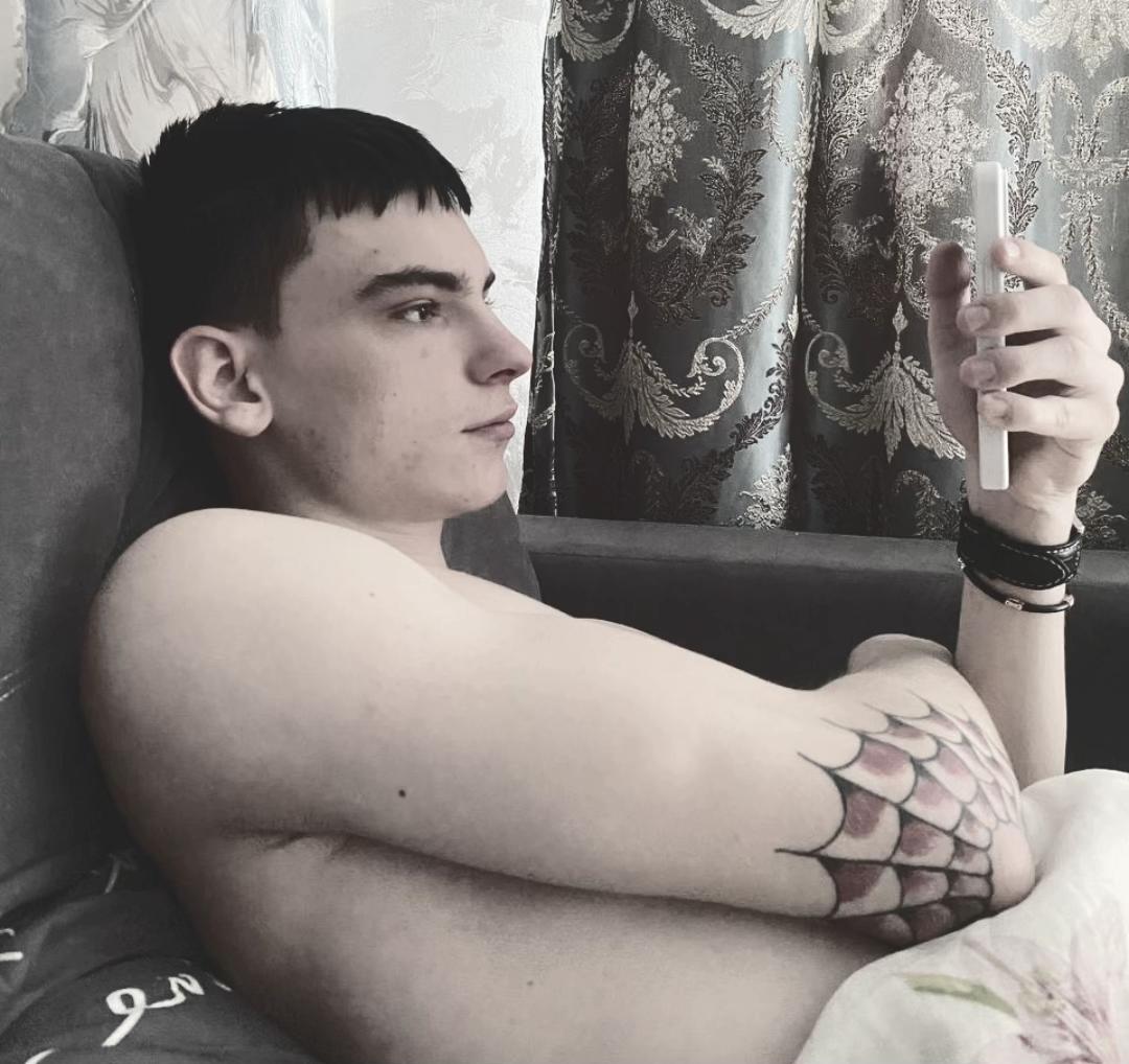 @𝕹𝖆𝖗𝖐𝖔𝖟 🕸️