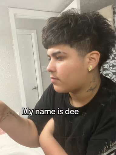 @Dee😈