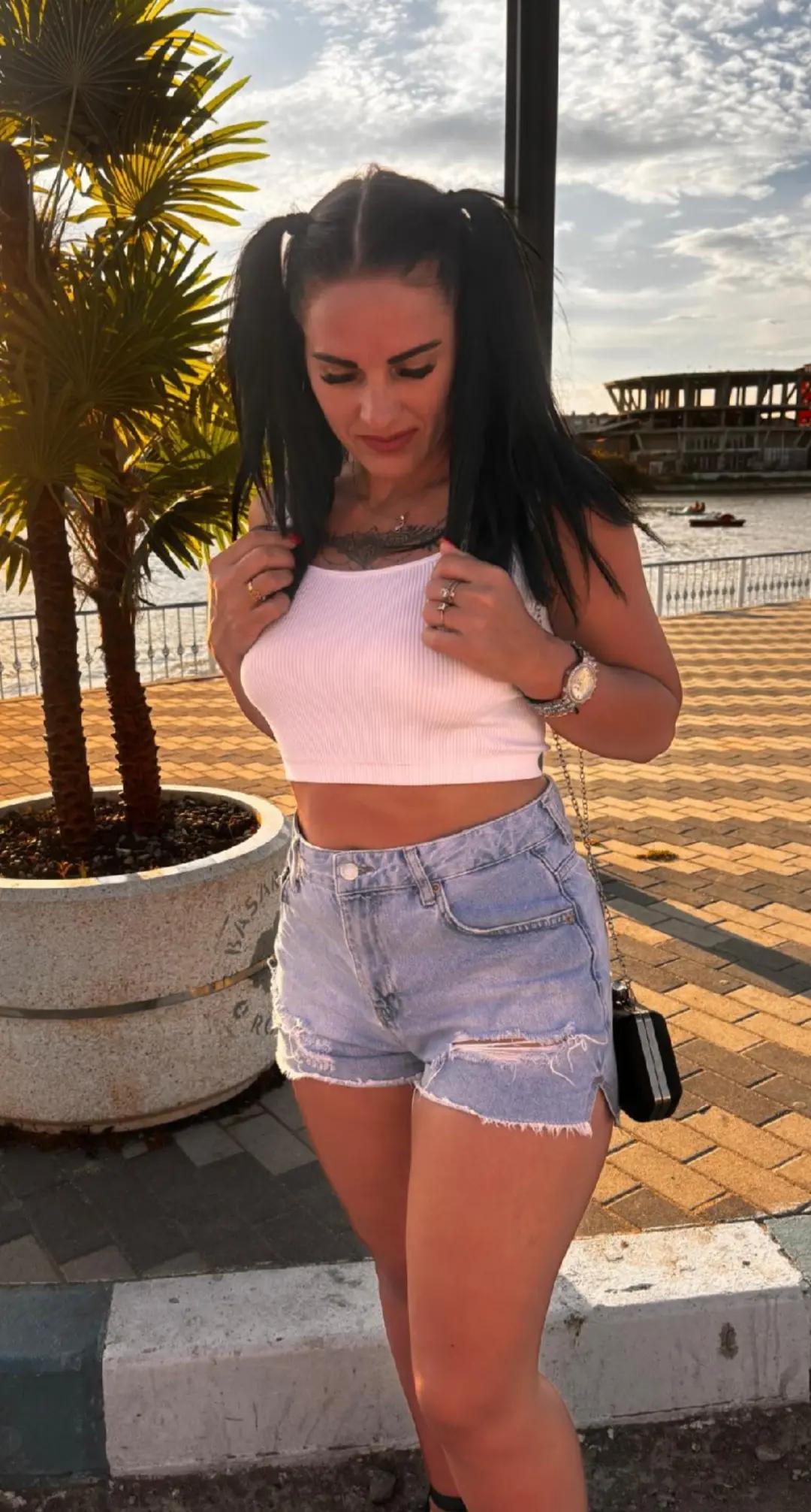 @elena