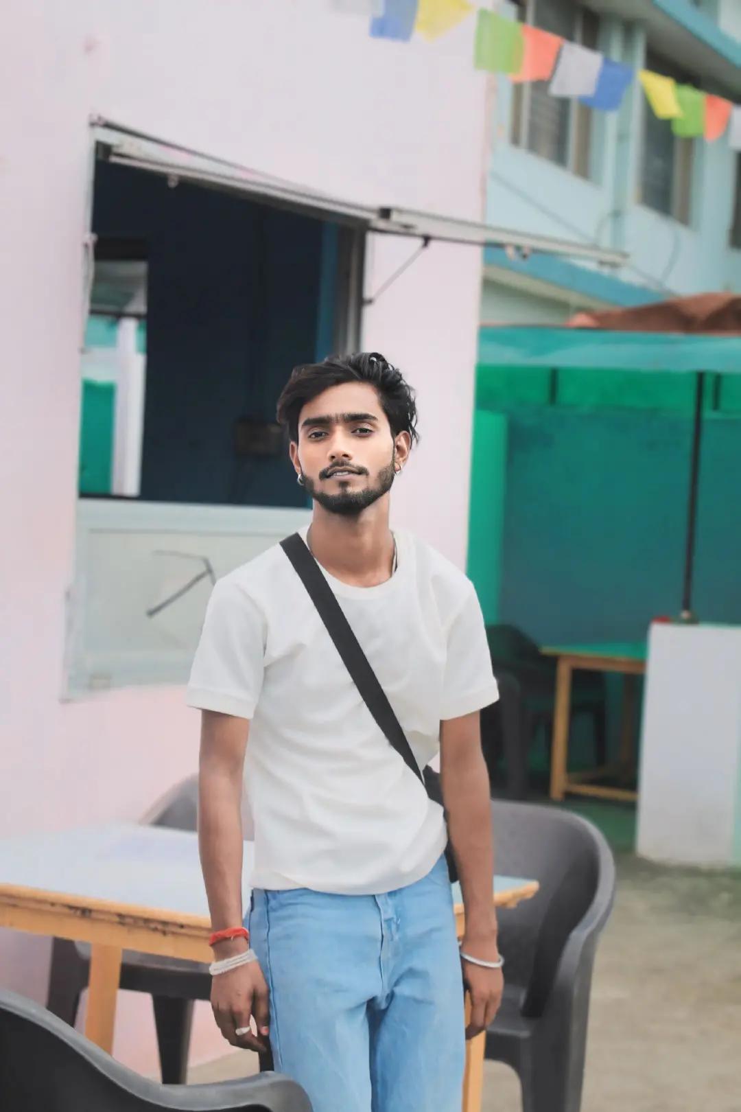 @Dipesh🧿Gupta🧿🥰