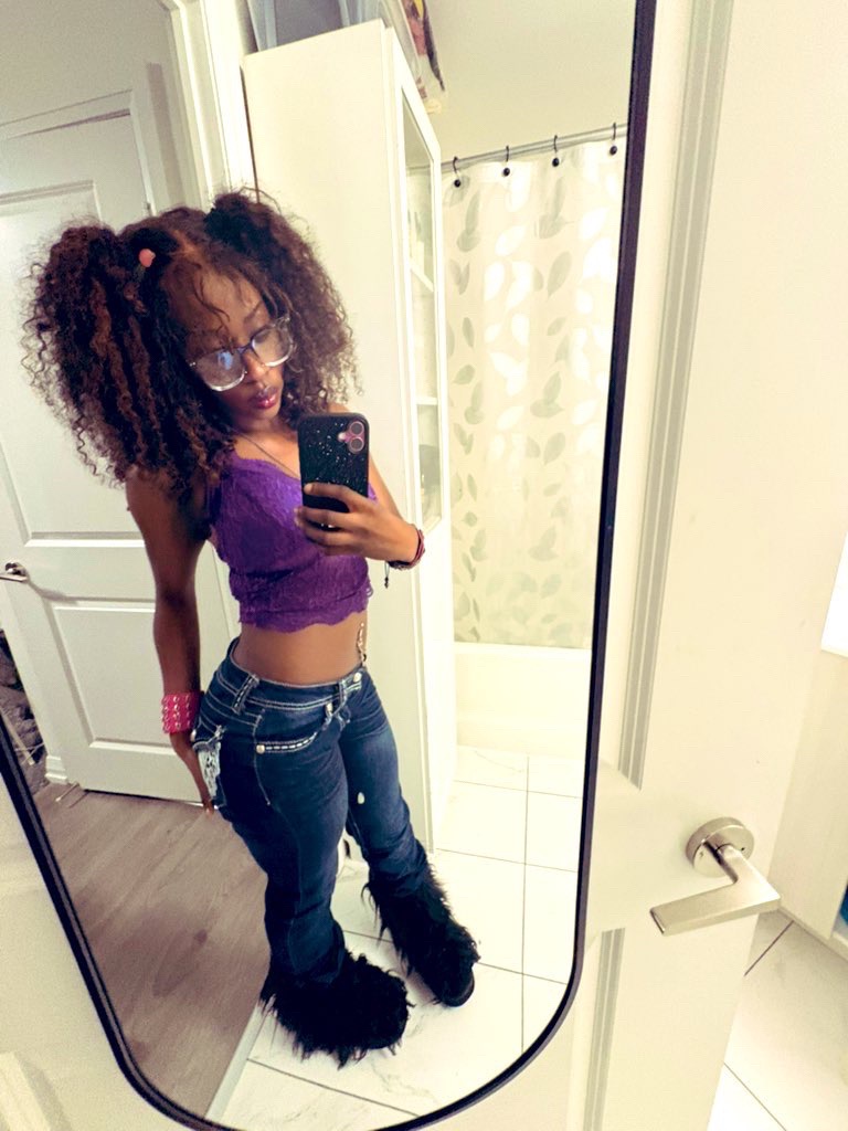 @molly rockz 🧚🏾&zwj;♀️