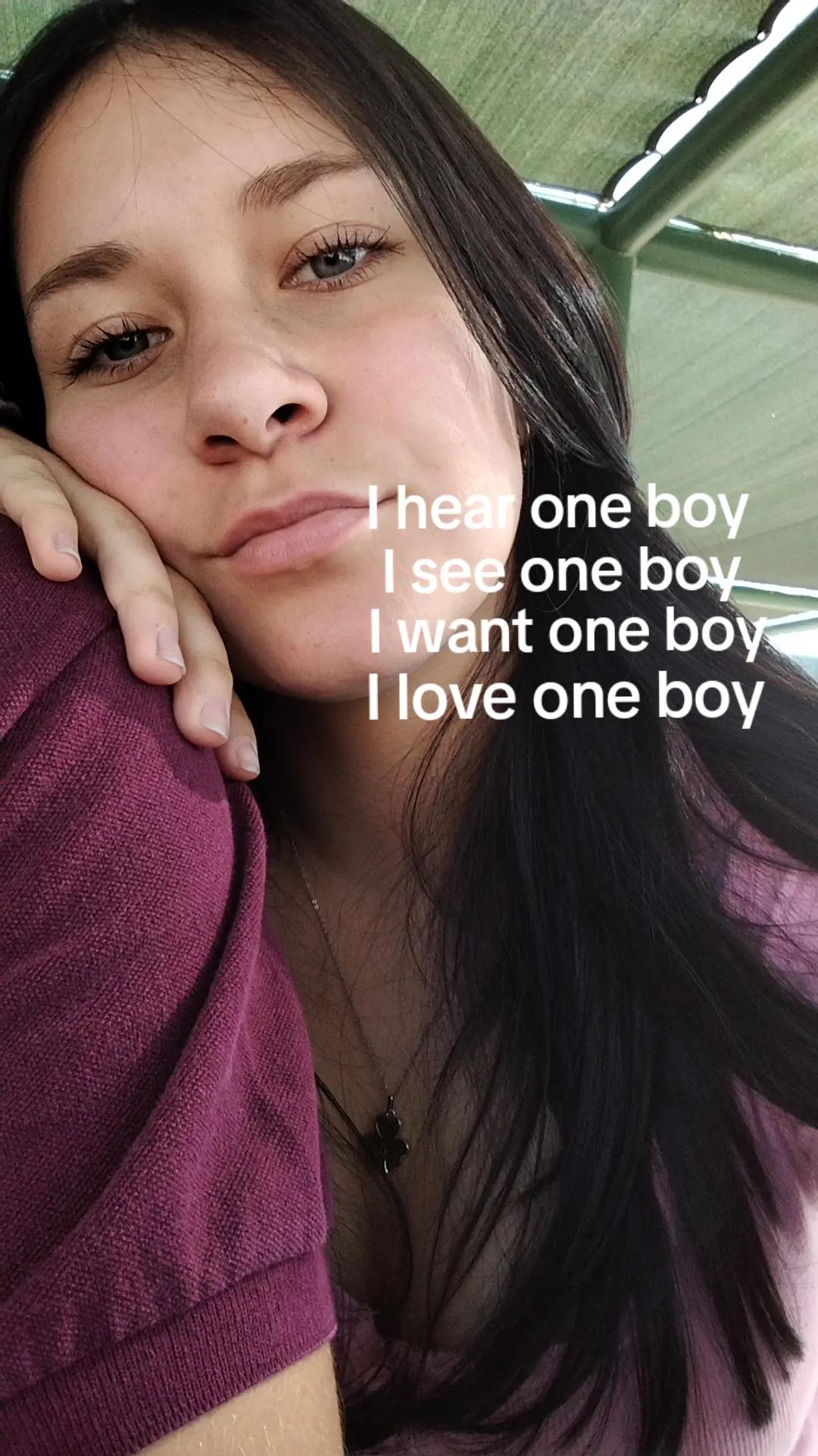 @🎧