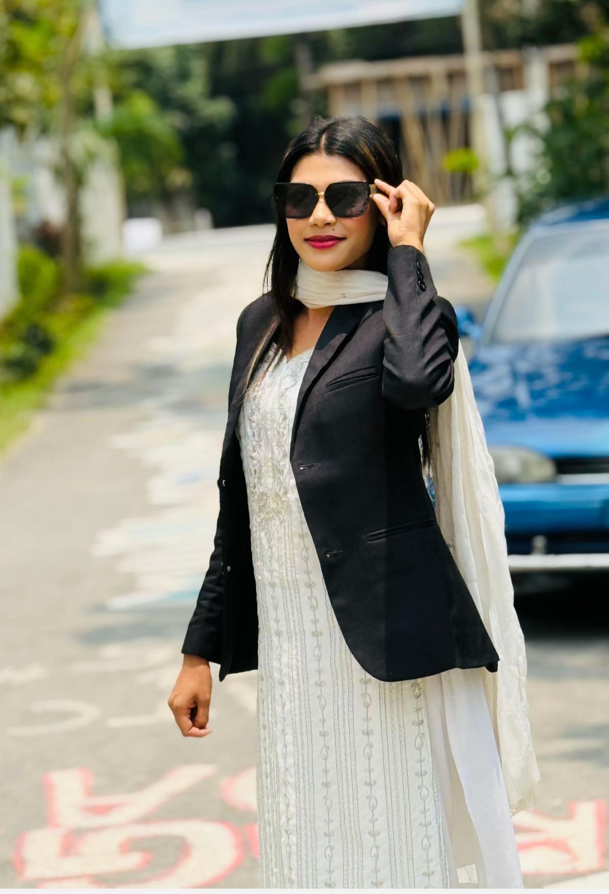 @👩🎓⚖️Arshi +(আরু)⚖️🎓